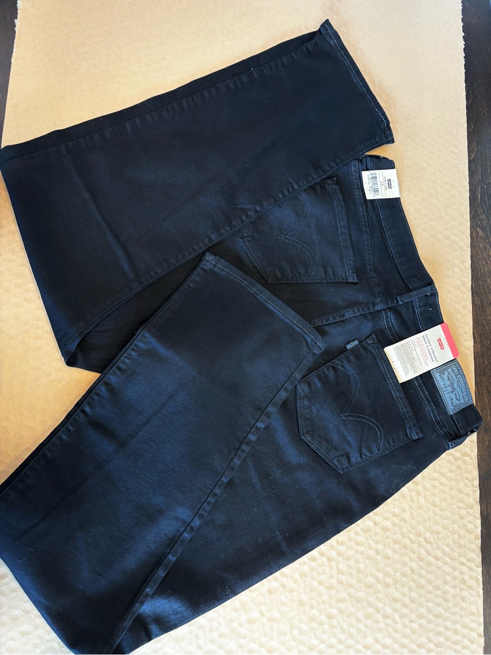 NWT Levi's Classic Straight Leg Mid-Rise Size 12 Waist 31 Inseam 32 Black Jeans